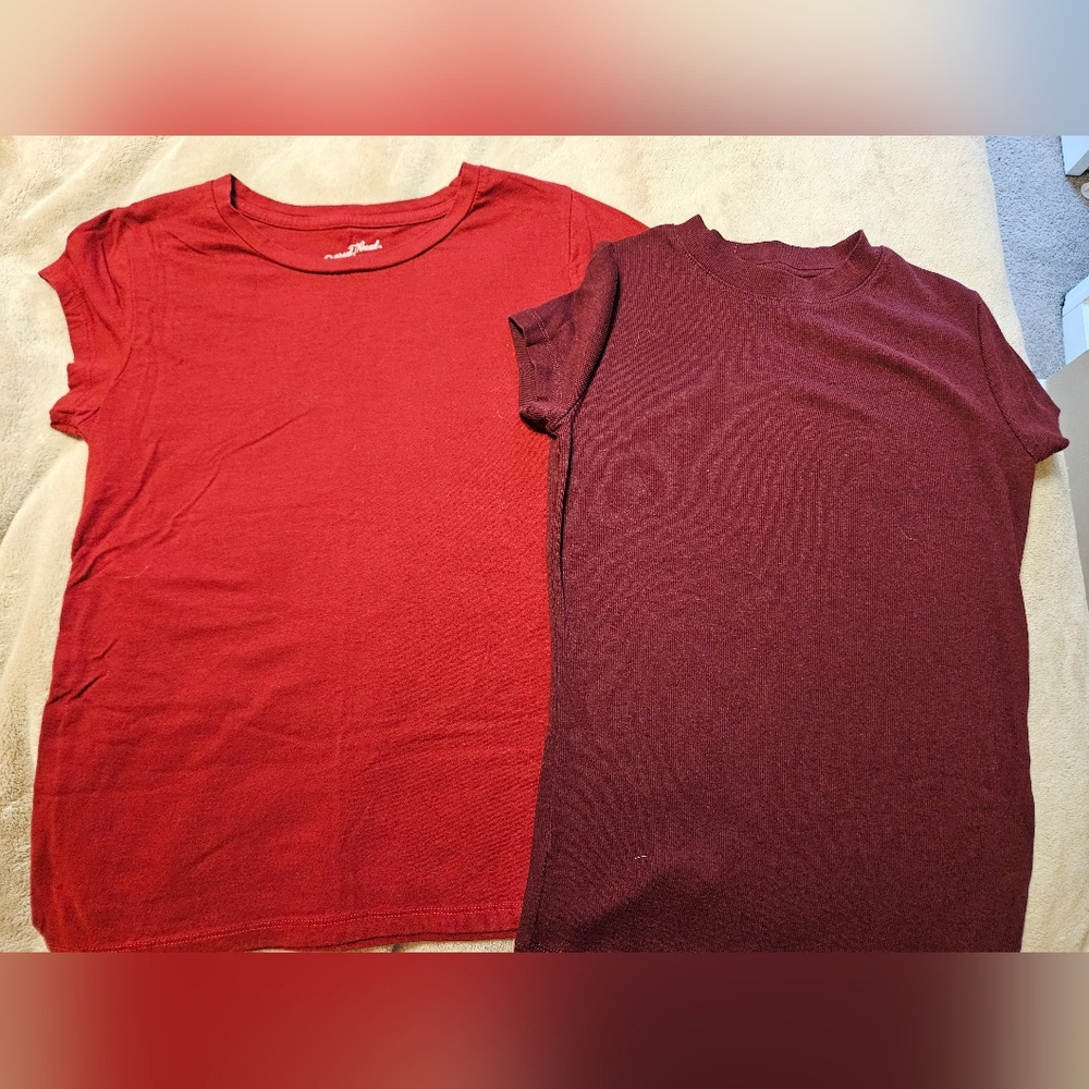 Universal Thread Red and Burgundy Short Sleeve Tees